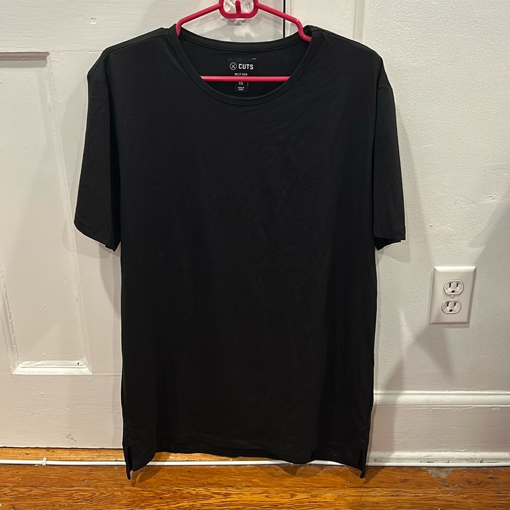 Cuts split hem t-shirt black XXL